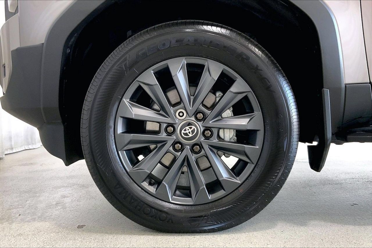 Used 2026 Toyota Land Cruiser w/ Premium Package AWD/4WD image 8