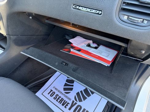 Used 2019 Dodge Charger SXT w/ Blacktop Package image 17