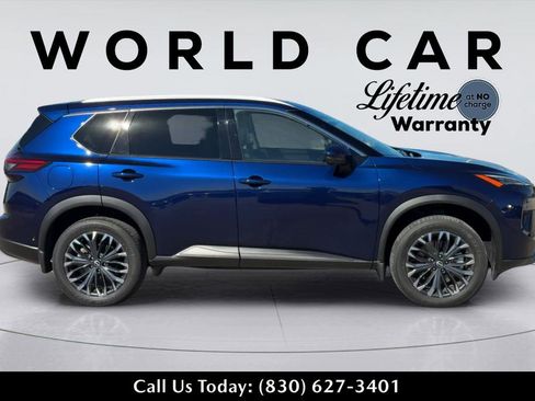 Used 2025 Nissan Rogue SL w/ Tech Package AWD/4WD image 8
