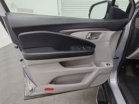 Used 2021 Honda Pilot EX image 31