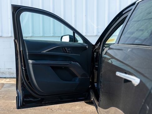 New 2025 Cadillac Lyriq Luxury image 14