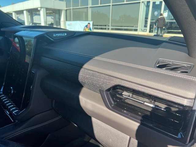 Used 2026 GMC Yukon XL AT4 Ultimate AWD/4WD image 20