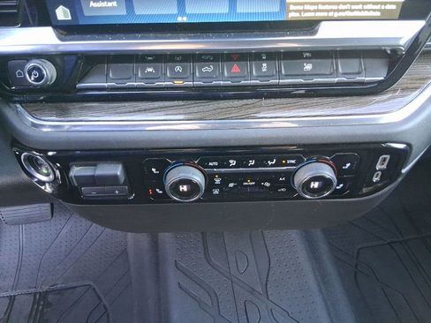 Used 2023 Chevrolet Silverado 1500 RST image 14