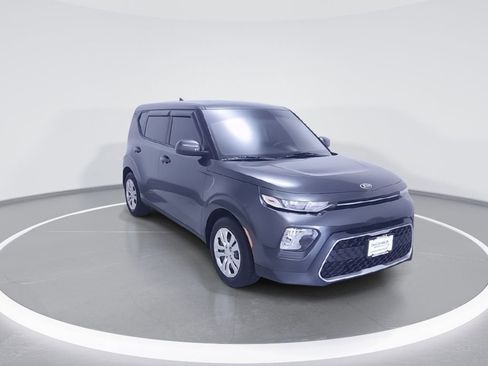 Used 2020 Kia Soul FWD image 2