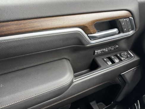 Certified 2022 Chevrolet Silverado 1500 High Country w/ Technology Package image 31