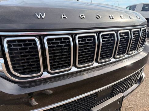 Used 2024 Jeep Wagoneer Series II w/ Flexible Seating Group RWD image 3