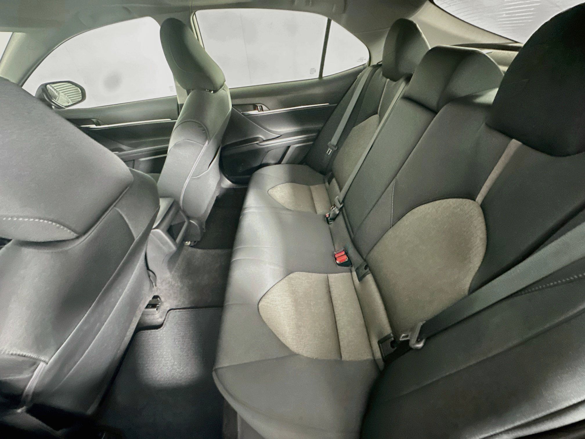 Used 2024 Toyota Camry LE w/ Convenience Package FWD image 28