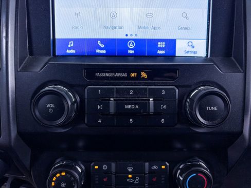 Used 2019 Ford F150 XLT w/ Equipment Group 302A Luxury AWD/4WD image 17