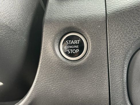 Used 2023 Nissan Frontier SV AWD/4WD image 31