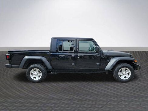Used 2023 Jeep Gladiator Sport image 4