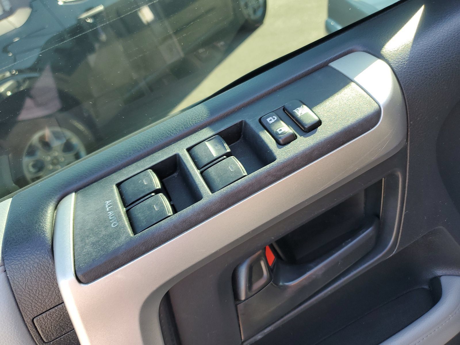 Used 2010 Toyota 4Runner SR5 AWD/4WD image 20