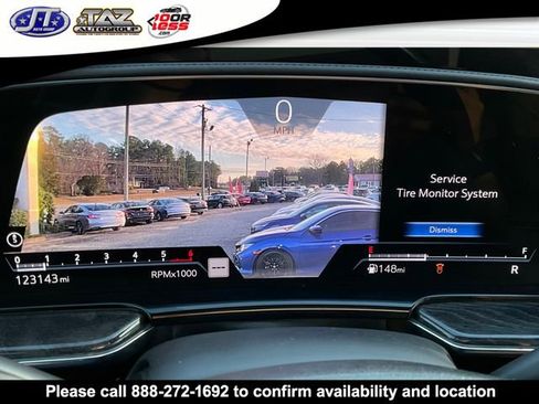 Used 2021 Cadillac Escalade Premium Luxury w/ Performance Package image 21