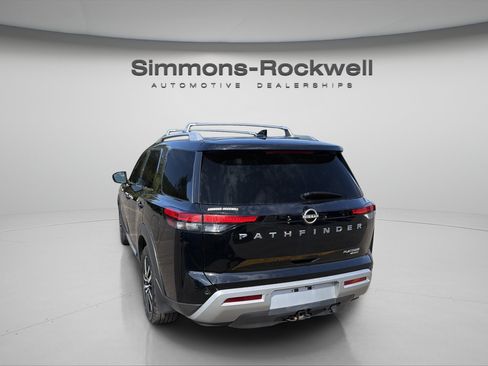 Used 2023 Nissan Pathfinder Platinum AWD/4WD image 3
