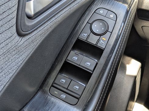Used 2023 Nissan Rogue SV FWD image 24