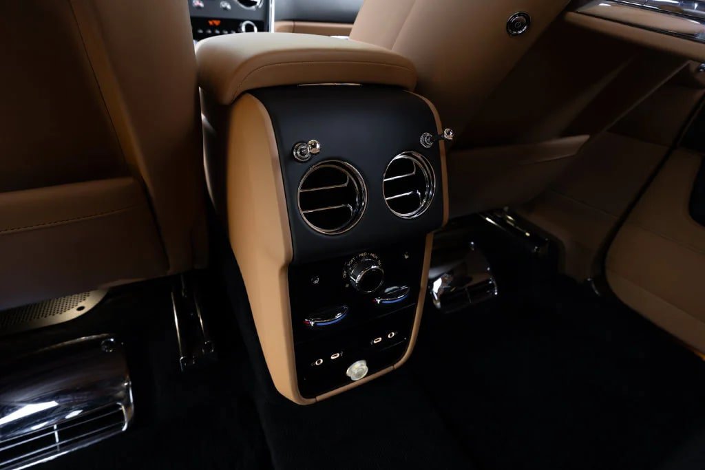 Used 2026 Rolls-Royce Cullinan w/ Cullinan Package AWD/4WD image 62
