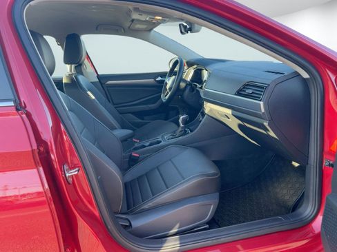 Certified 2024 Volkswagen Jetta SE image 27