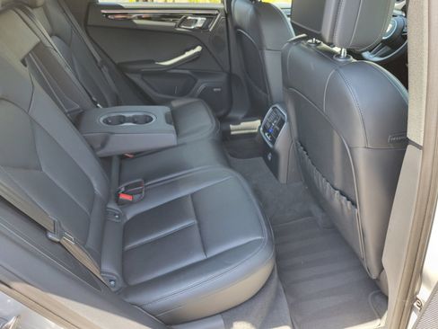Used 2026 Porsche Macan AWD/4WD image 30