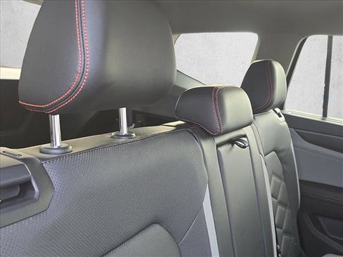 Used 2024 Volkswagen Atlas Peak Edition SE image 16