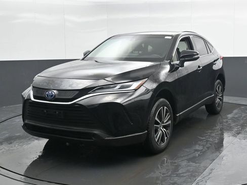 Used 2023 Toyota Venza LE image 7