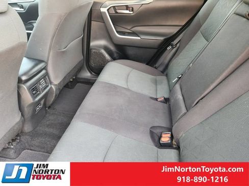 Used 2024 Toyota RAV4 XLE w/ Convenience Package FWD image 30