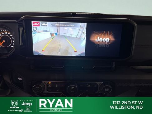 New 2026 Jeep Gladiator Mojave w/ Technology Group AWD/4WD image 33
