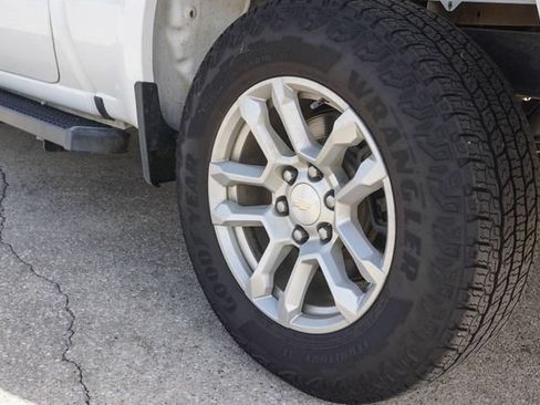 Used 2023 Chevrolet Silverado 1500 LT AWD/4WD image 8