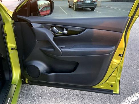 Used 2021 Nissan Rogue Sport SL w/ Premium Package image 22