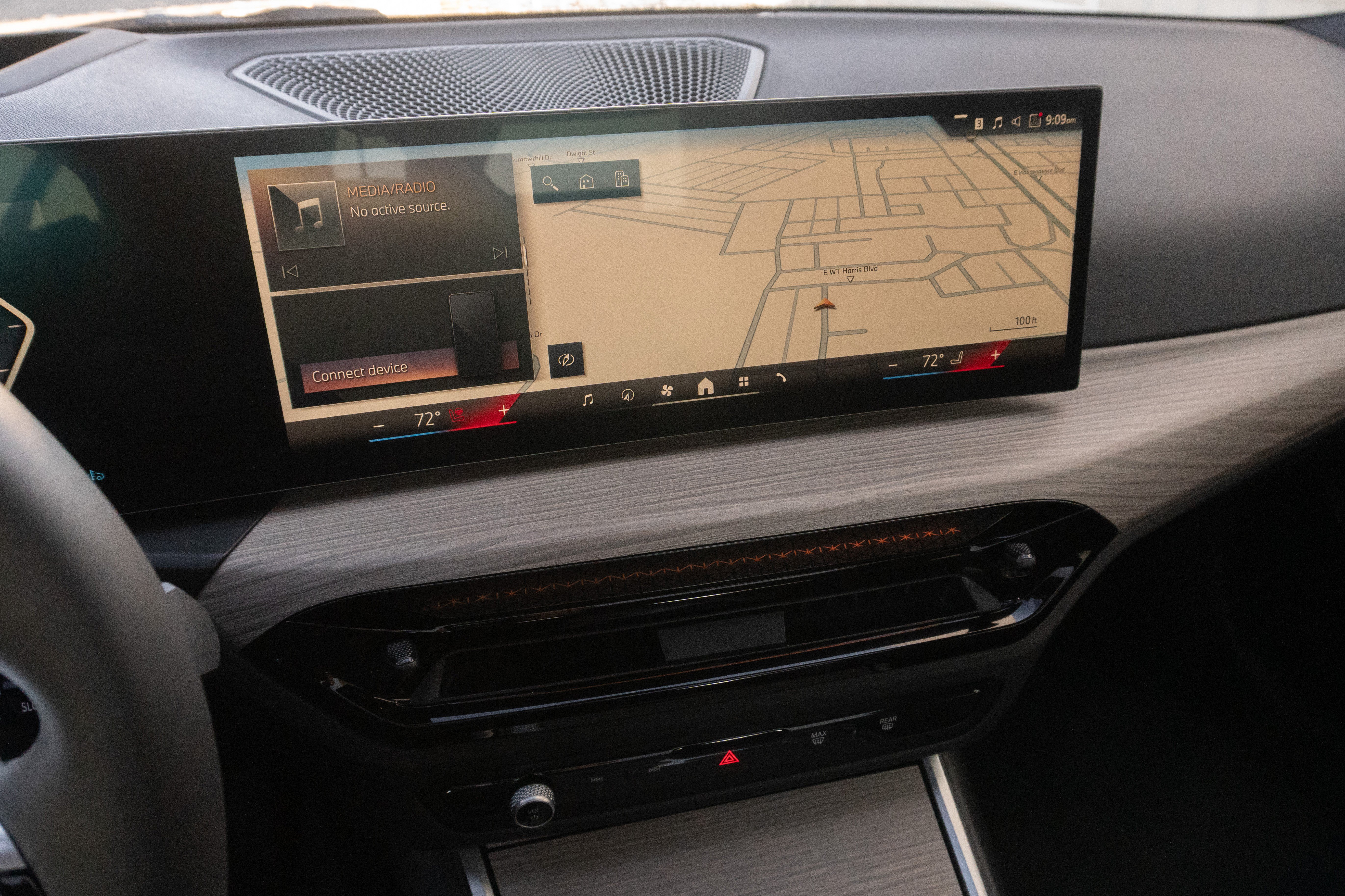 Certified 2025 BMW 330i Sedan RWD image 24