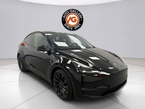 Used 2023 Tesla Model Y Performance image 1