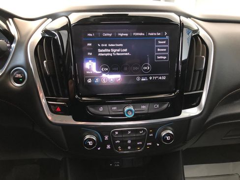 Used 2021 Chevrolet Traverse RS AWD/4WD image 17