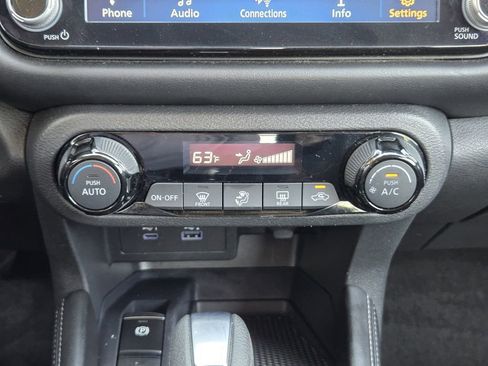 Used 2024 Nissan Kicks SR FWD image 13