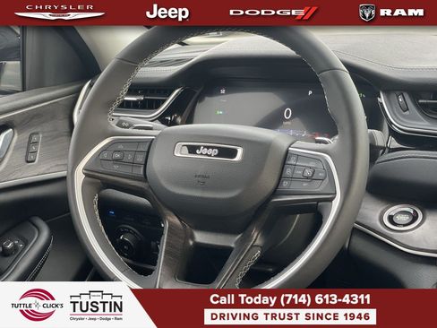 Used 2023 Jeep Grand Cherokee 4WD 4xe image 15