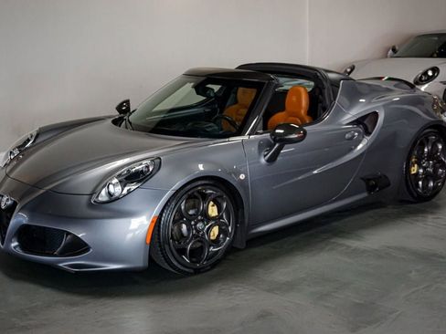 Used 2020 Alfa Romeo 4C Spider w/ Bright Package image 30