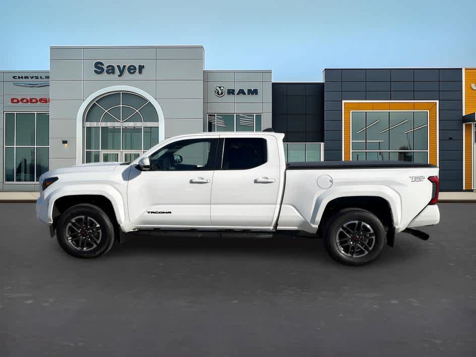 Used 2024 Toyota Tacoma TRD Sport AWD/4WD image 4