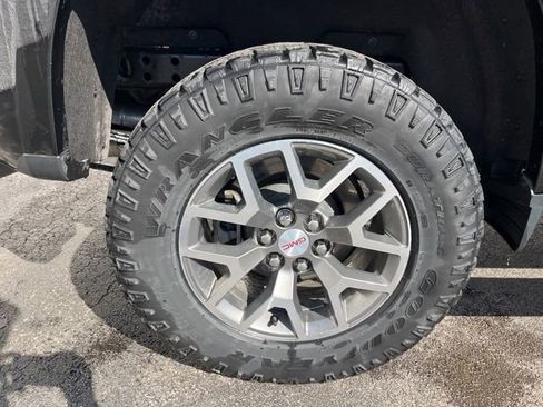 Used 2022 GMC Canyon AT4 w/ Trailering Package image 6