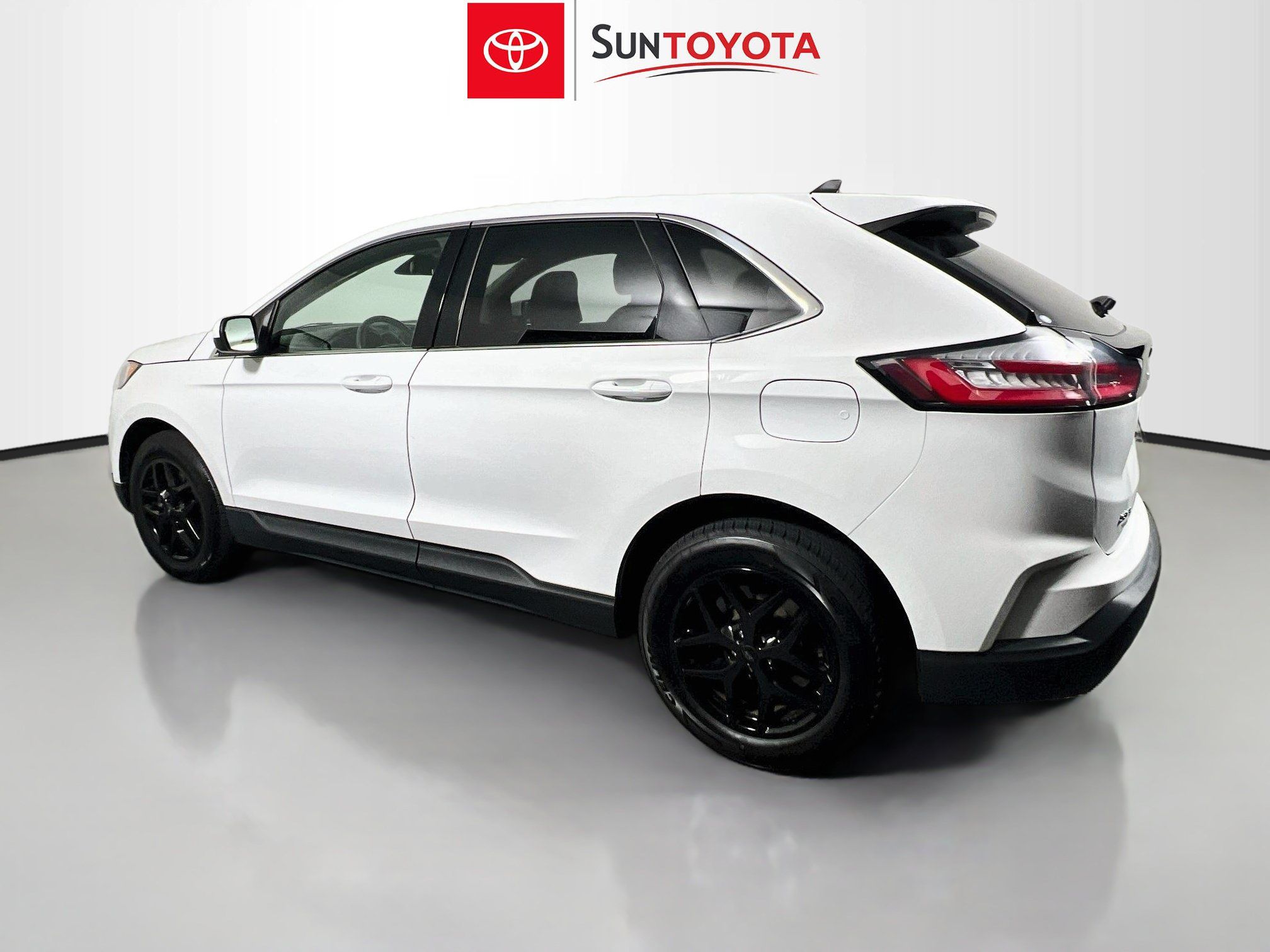 Used 2024 Ford Edge SEL AWD/4WD image 6