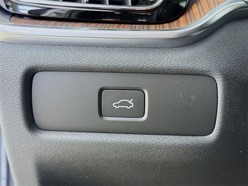 New 2026 Volvo V60 B5 Cross Country Plus w/ Climate Package image 10