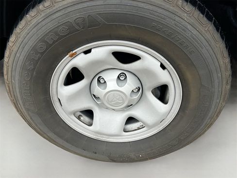 Used 2022 Toyota Tacoma SR image 28
