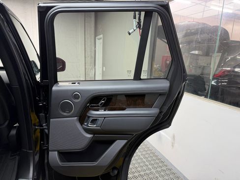 Used 2020 Land Rover Range Rover HSE image 21