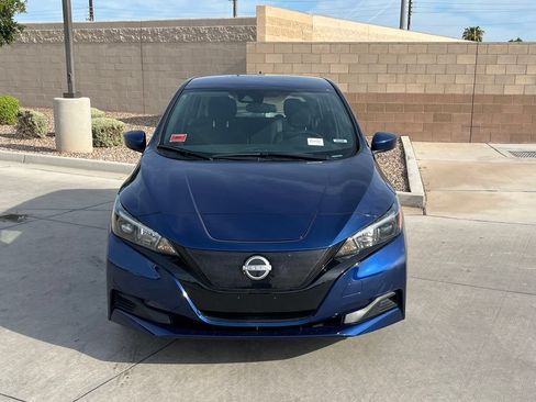 Used 2025 Nissan Leaf S FWD image 3