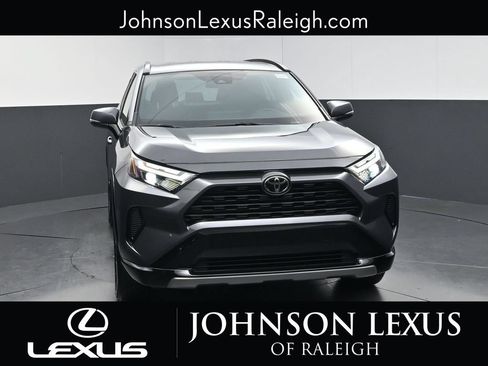 Used 2025 Toyota RAV4 SE AWD/4WD image 4