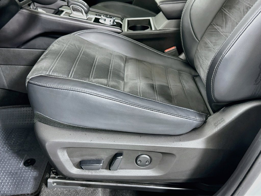 Used 2024 Mitsubishi Outlander SE AWD/4WD image 19