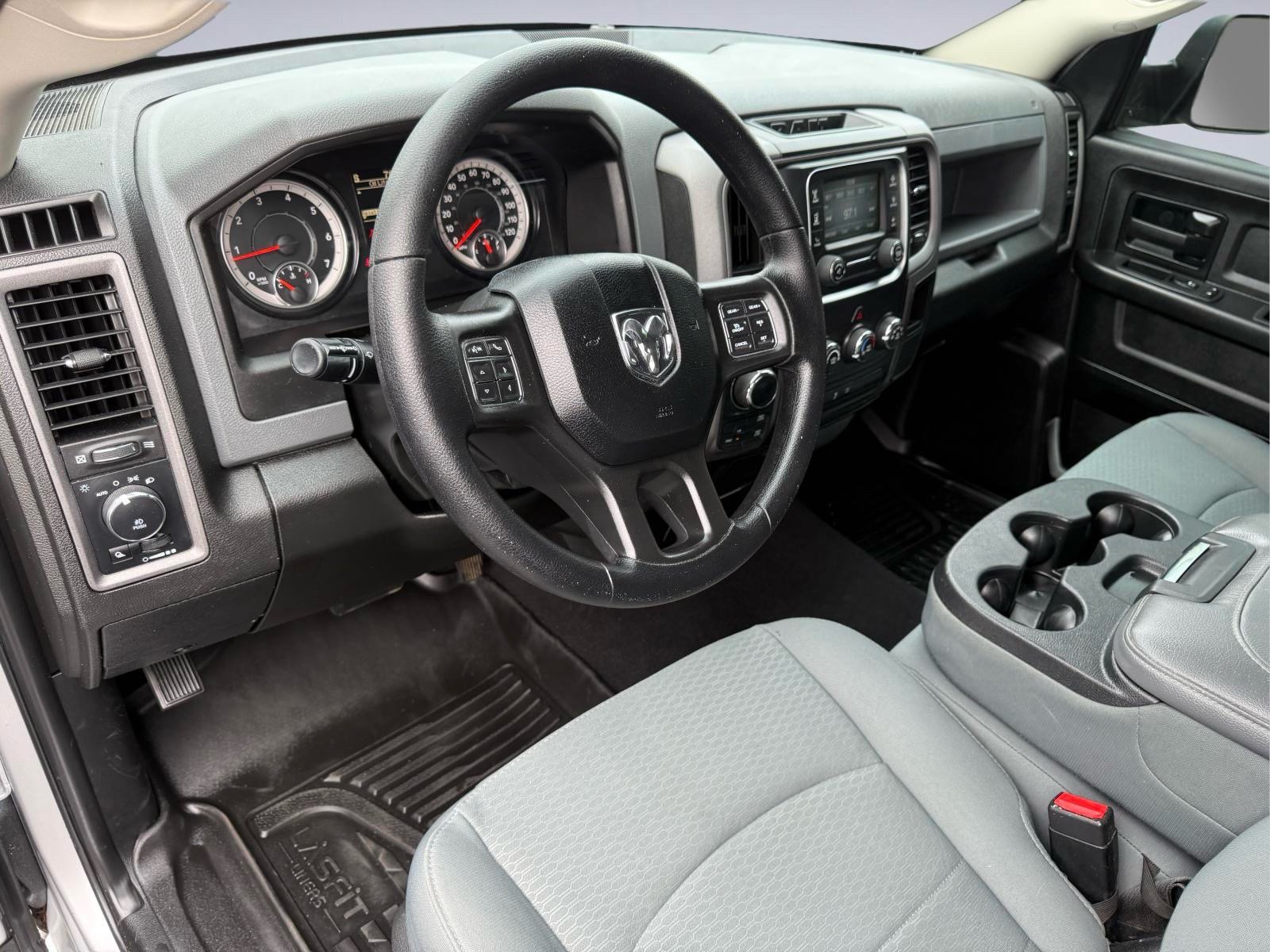 Used 2019 RAM 1500 Express AWD/4WD image 16