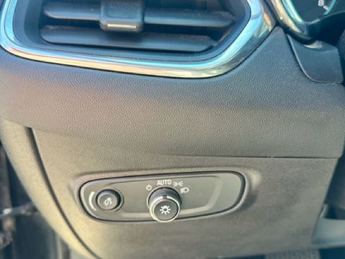 Used 2023 Chevrolet Equinox LS image 15