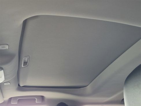 Used 2023 Toyota Highlander Limited image 13