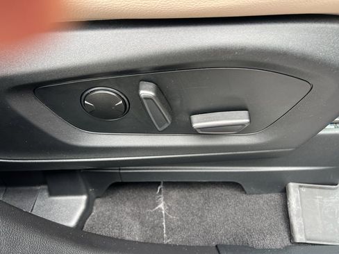 Used 2023 Ford Explorer Limited w/ Limited Technology Package image 29