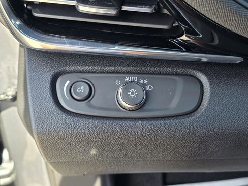 Used 2025 Buick Envista Sport Touring w/ Convenience I Package image 32