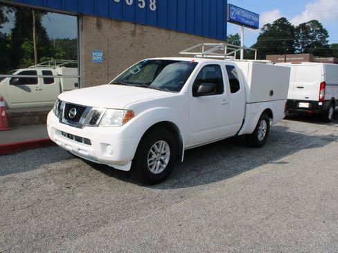 Used 2019 Nissan Frontier SV RWD image 3