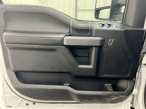 Used 2018 Ford F150 XLT w/ Equipment Group 302A Luxury AWD/4WD image 21