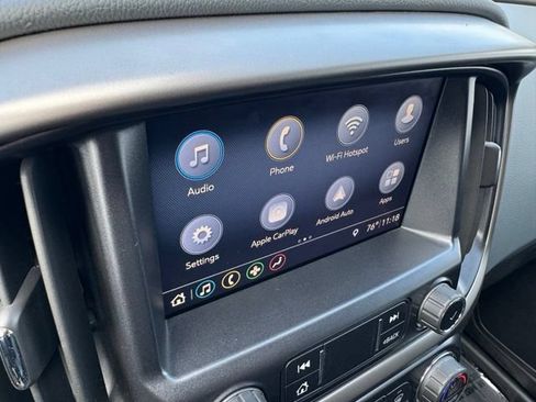 Used 2021 Chevrolet Colorado Z71 AWD/4WD image 2